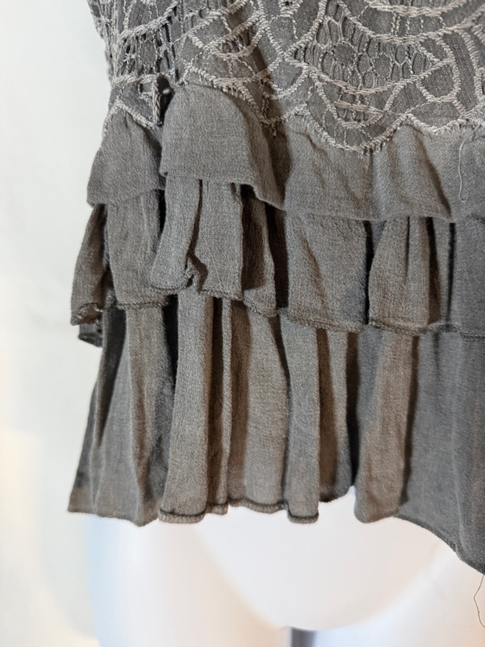 POL Gray Lace Tiered Ruffle Camisole - Picture 3 of 10